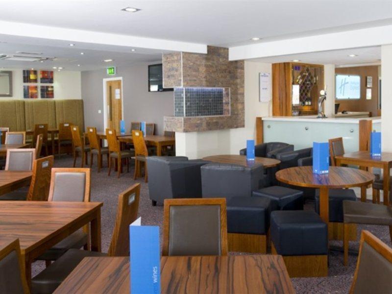 Holiday Inn Express Leeds-East By Ihg Leeds  Exterior foto